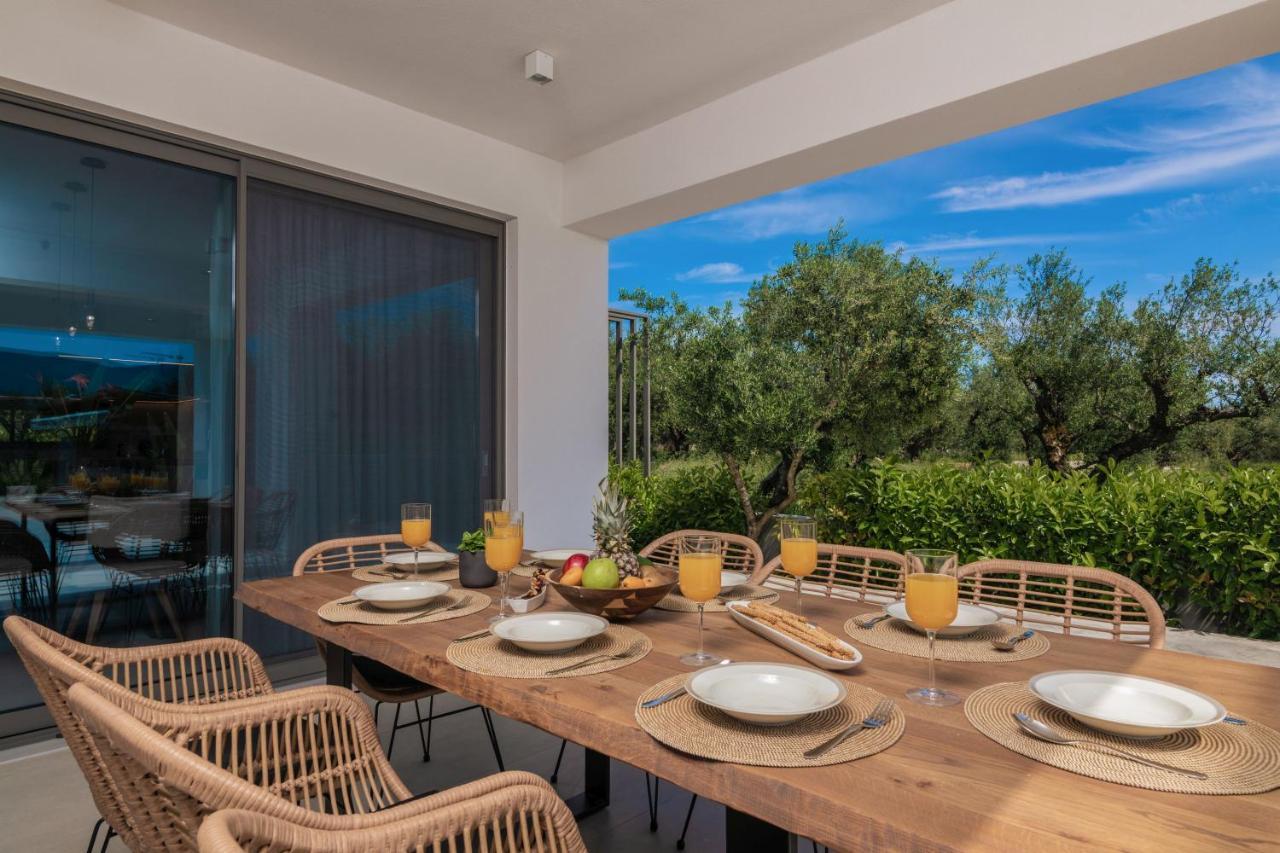 Antonia Villa - Luxurious Serenity With Private Pool, By Zantewize Kalipadhon Luaran gambar