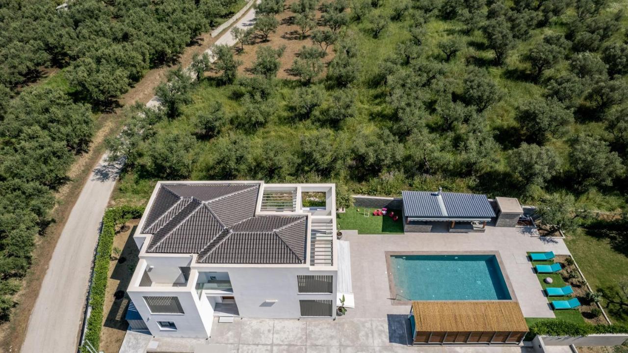 Antonia Villa - Luxurious Serenity With Private Pool, By Zantewize Kalipadhon Luaran gambar