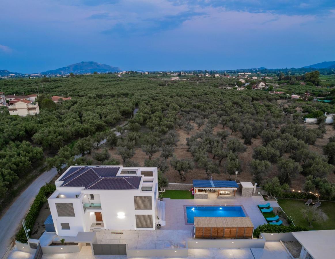 Antonia Villa - Luxurious Serenity With Private Pool, By Zantewize Kalipadhon Luaran gambar